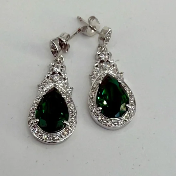 NWT Simulated Emerald, Simulated Diamond Earrings in Silvertone 6.20 ctw NW Box - Picture 11 of 13